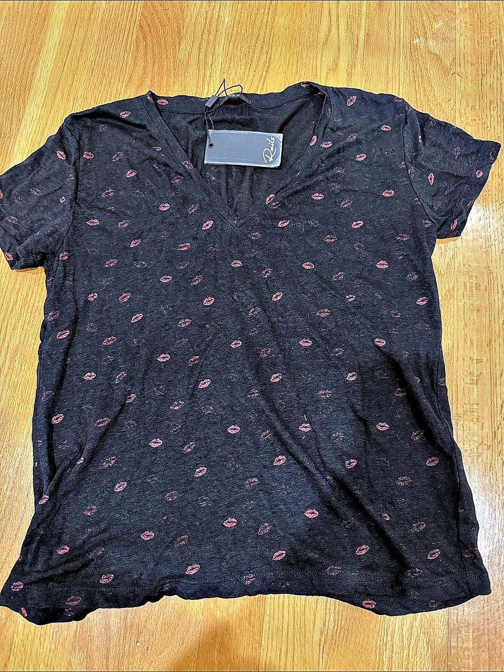 Rails Lips Print V-Neck Top Size Small NWT